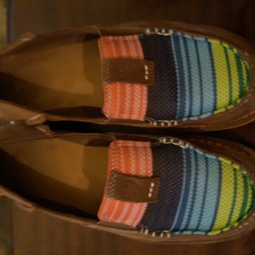 Ariat cruisers size 8